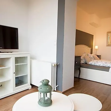 Nige Hus 4*