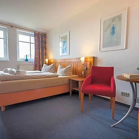 Hotel Nige Hus 4*